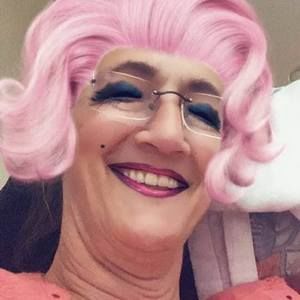 Meet your Posher, Pamela